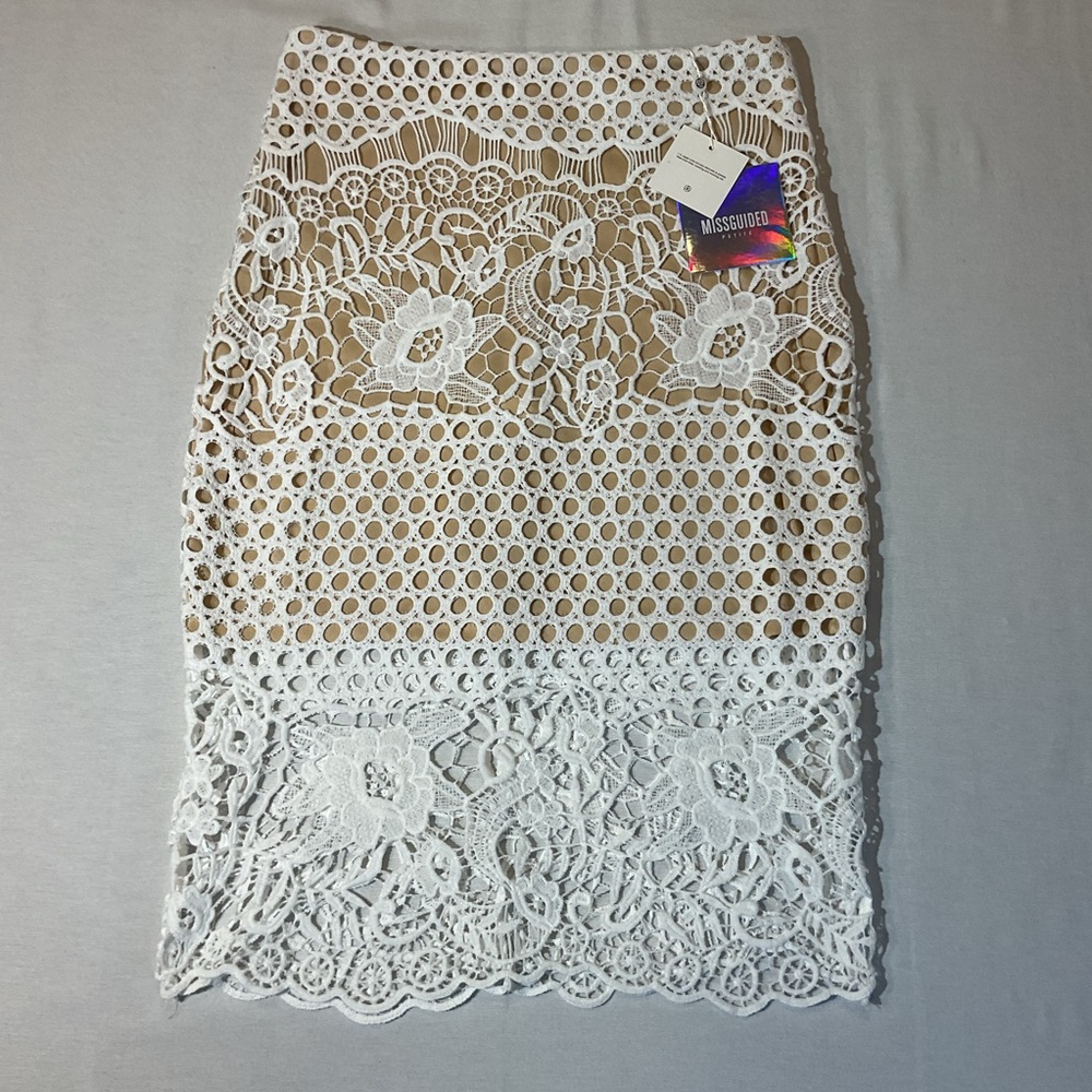 Missguided‎ NWT Women's White Lace w/Nude Slip Skirt, Size 4 Casual Party